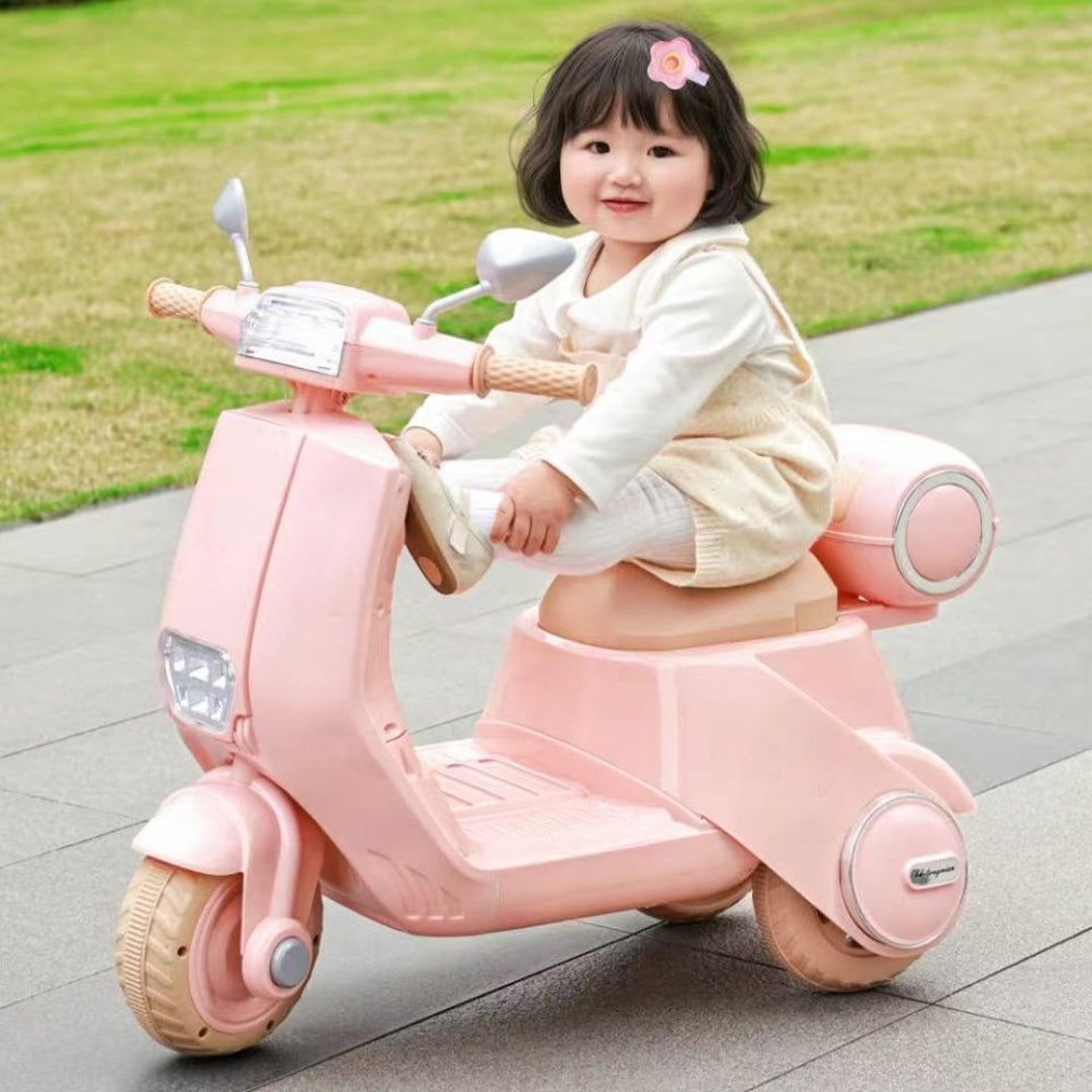 RALLY Pastello Vespa Kids Ride-On Scooter