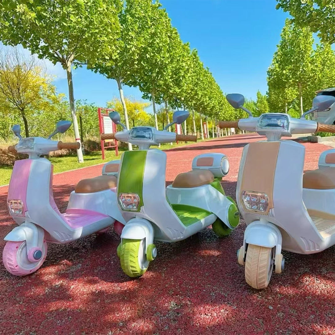 RALLY Pastello Vespa Kids Ride-On Scooter